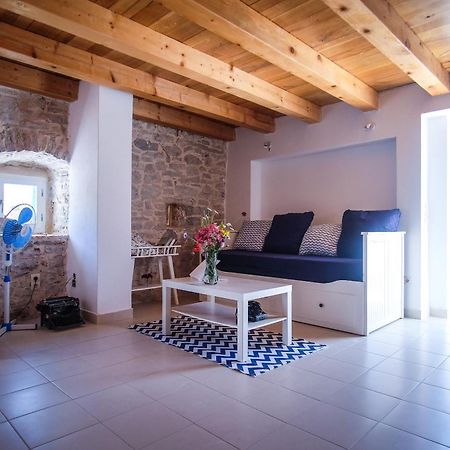 Villa Stone House Kula Milica à Mala Cista Chambre photo