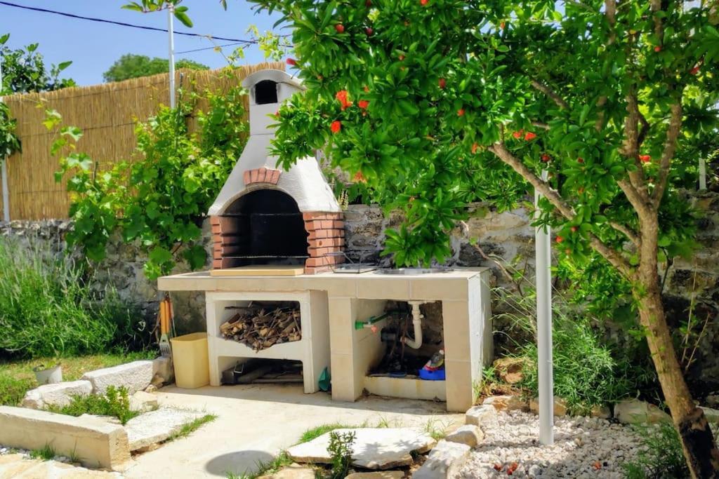 Villa Stone House Kula Milica à Mala Cista Extérieur photo