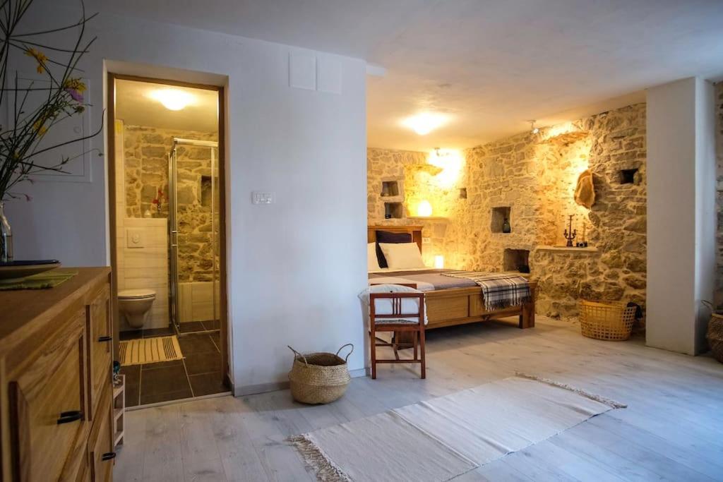 Villa Stone House Kula Milica à Mala Cista Extérieur photo