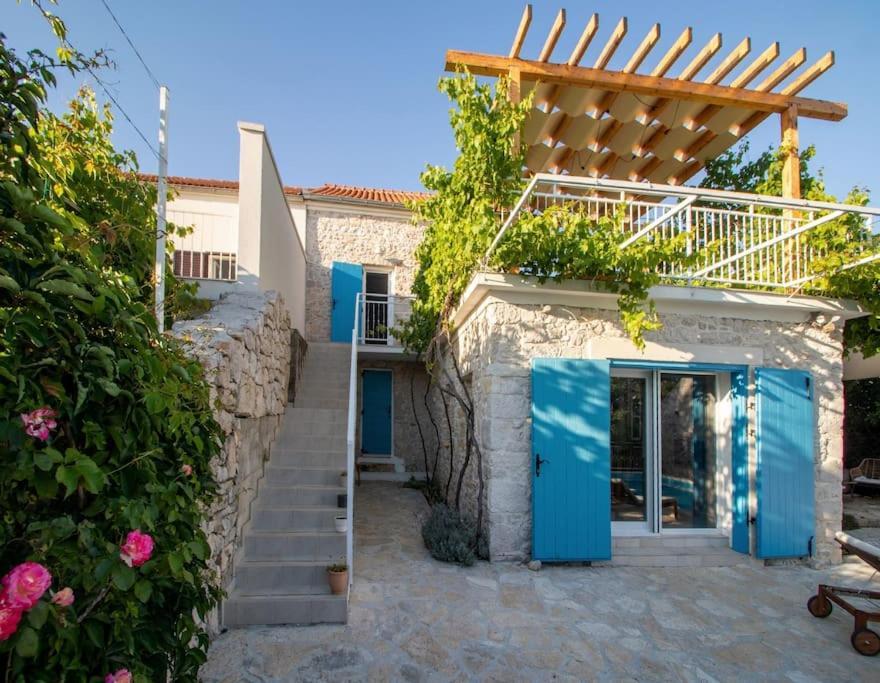 Villa Stone House Kula Milica à Mala Cista Extérieur photo