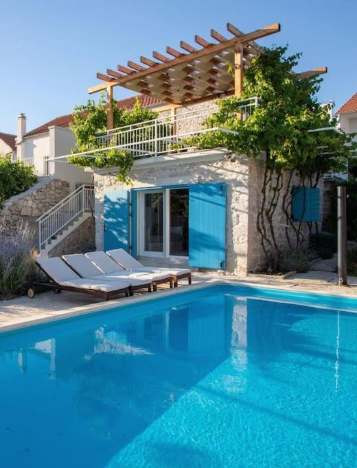 Villa Stone House Kula Milica à Mala Cista Extérieur photo